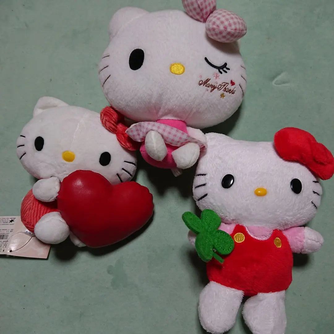 Kitty ✩3 stuffed animals