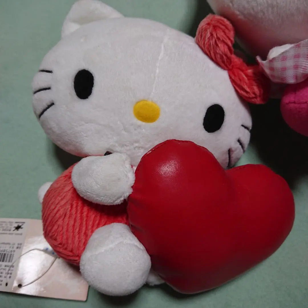 Kitty ✩3 stuffed animals