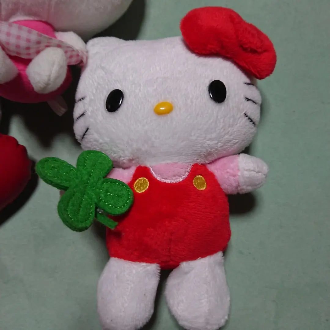 Kitty ✩3 stuffed animals