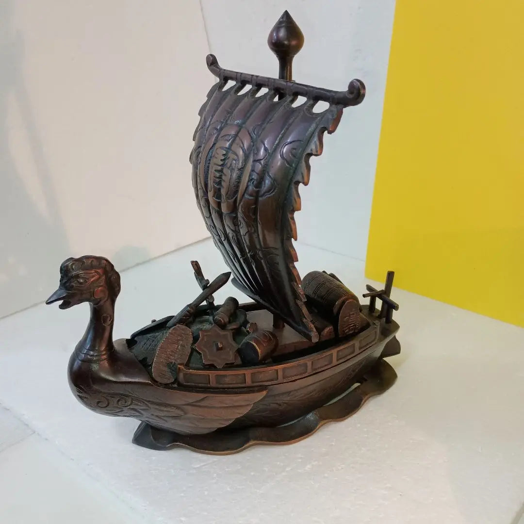 Treasure boat made of copper? 2.9kg