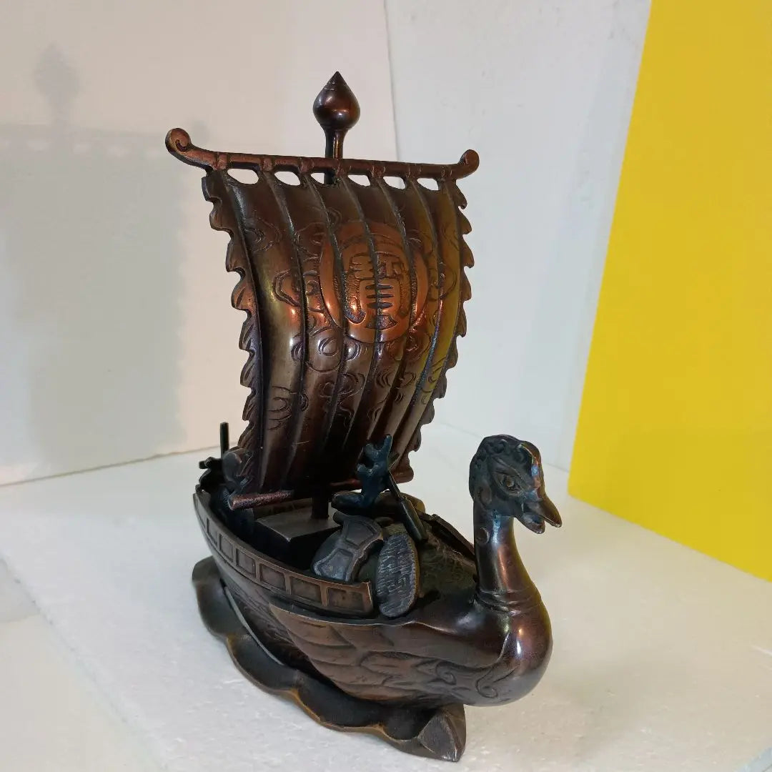 Treasure boat made of copper? 2.9kg