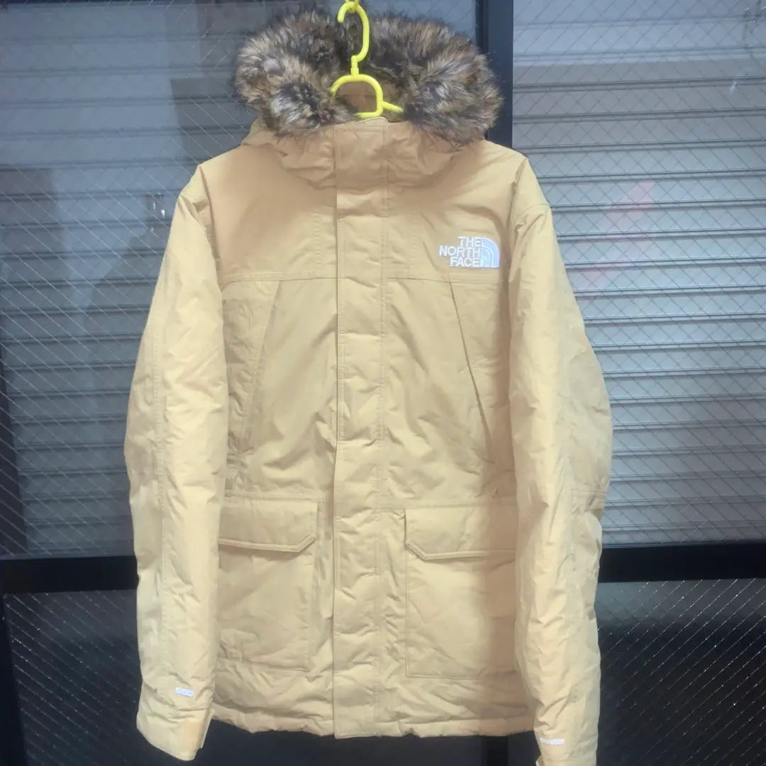 Shipping included THE NORTH FACE MCMURDO PARKA Beige