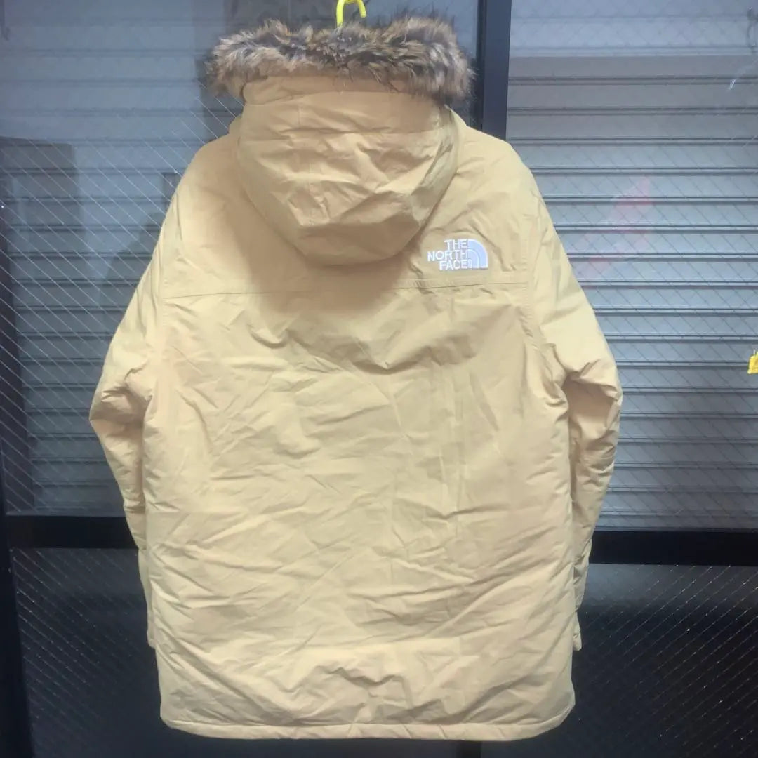 Shipping included THE NORTH FACE MCMURDO PARKA Beige