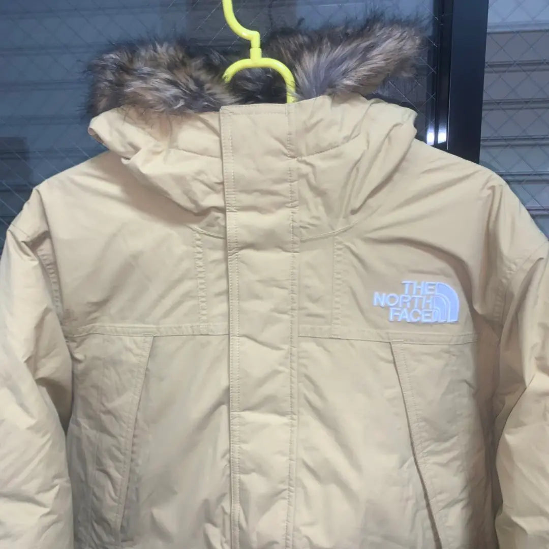 Shipping included THE NORTH FACE MCMURDO PARKA Beige