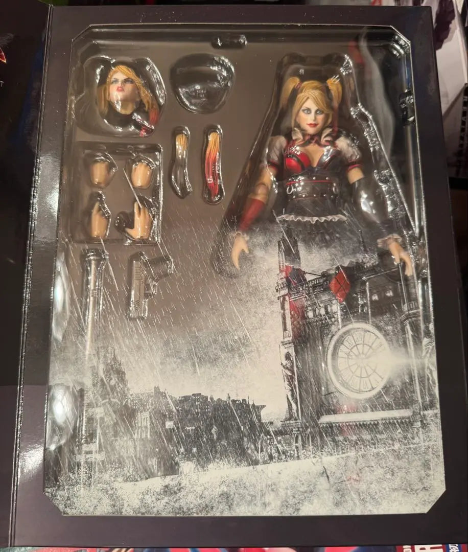 Batman Arkham Knight Harley Quinn de Play Arts Kai