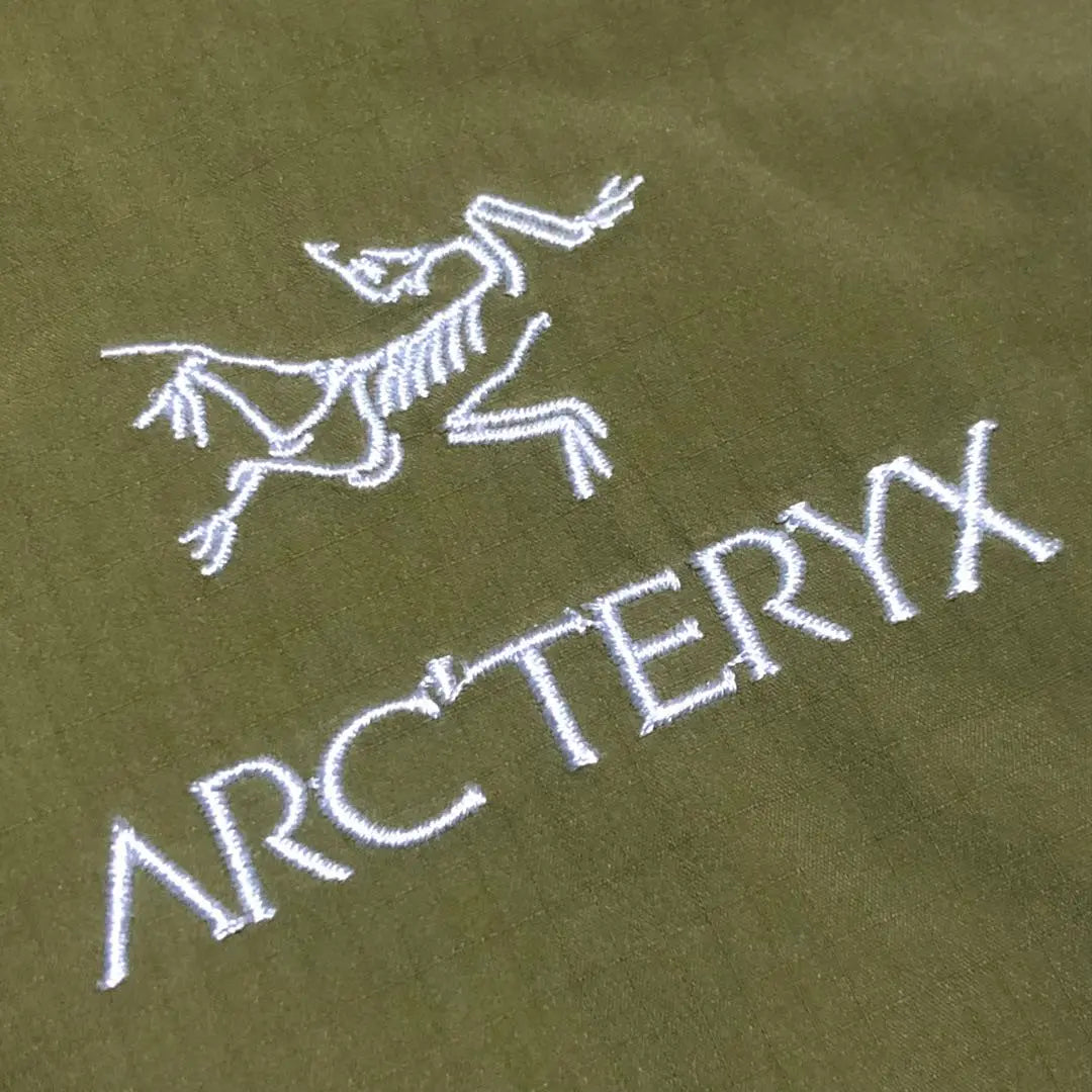 Chaqueta Arcteryx ZETA SL Gore-Tex ligera y duradera