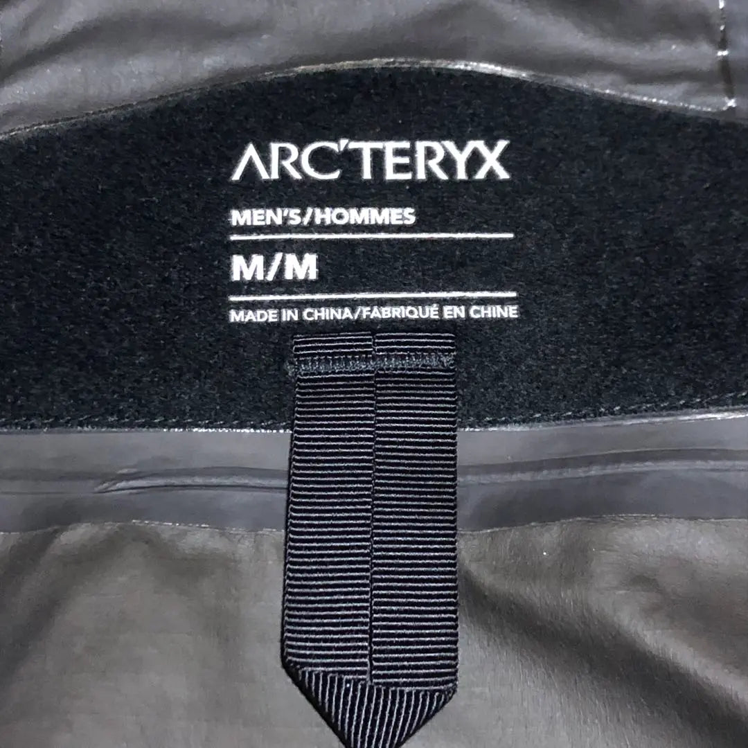 Chaqueta Arcteryx ZETA SL Gore-Tex ligera y duradera