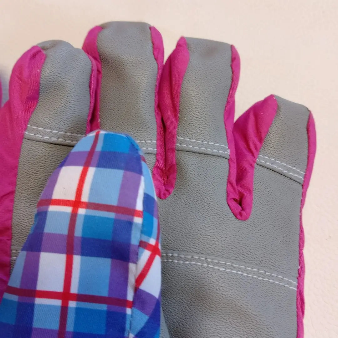 clap Kids M size checkered gloves, five fingers