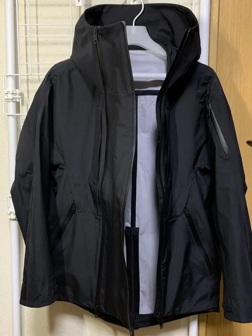 CTHY "EVENT" TECH HOODED JACKET Black 3