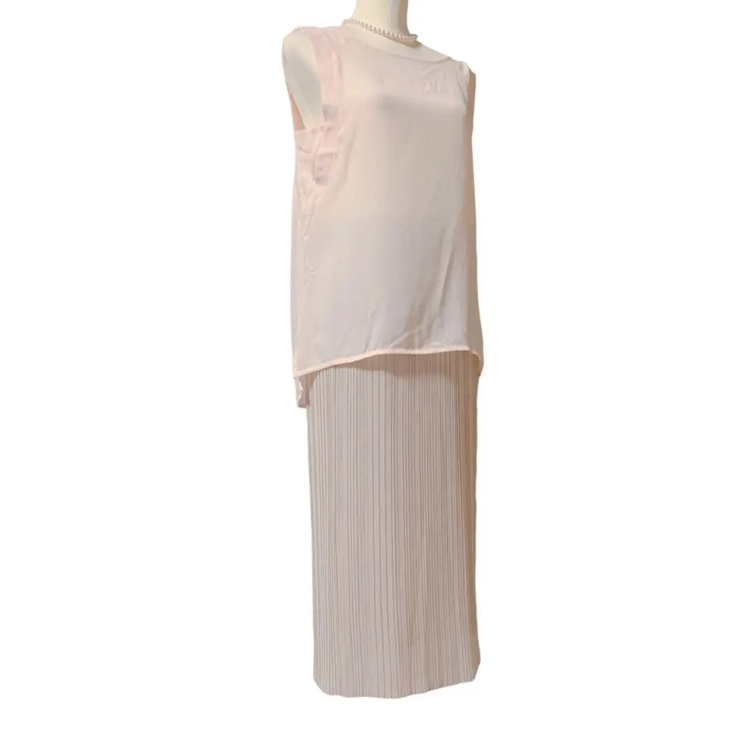 New MAX &Co. Made with different materials such as silk, hem asymmetrical tank top L