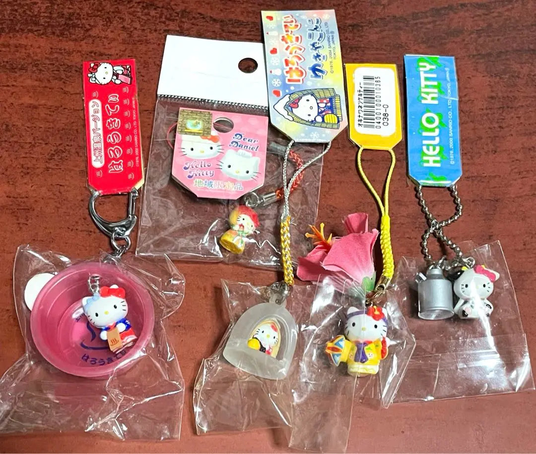 Sanrio Hello Kitty Local straps and other bulk sale