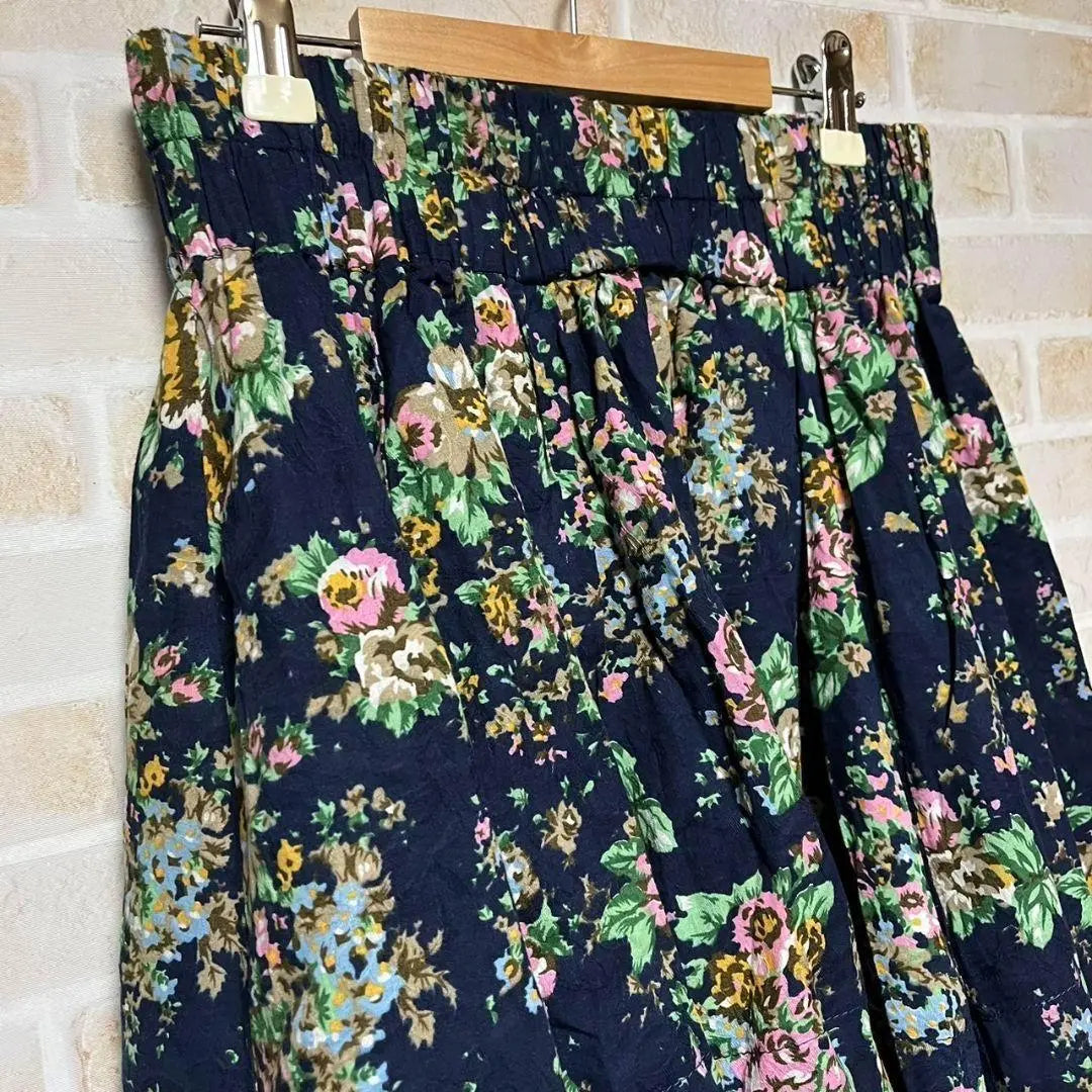 Beautiful condition ◎ Women's floral mini skirt Navy size M