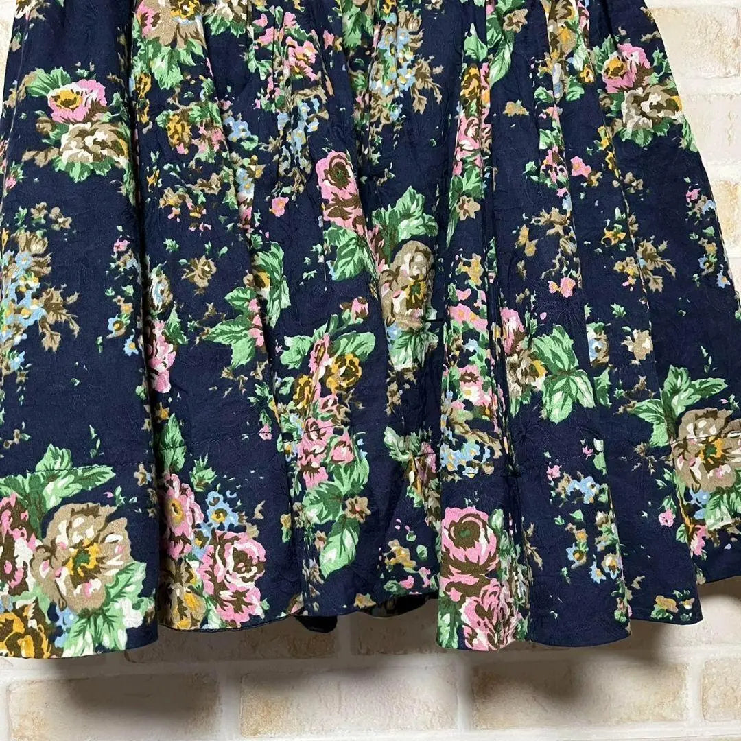 Beautiful condition ◎ Women's floral mini skirt Navy size M