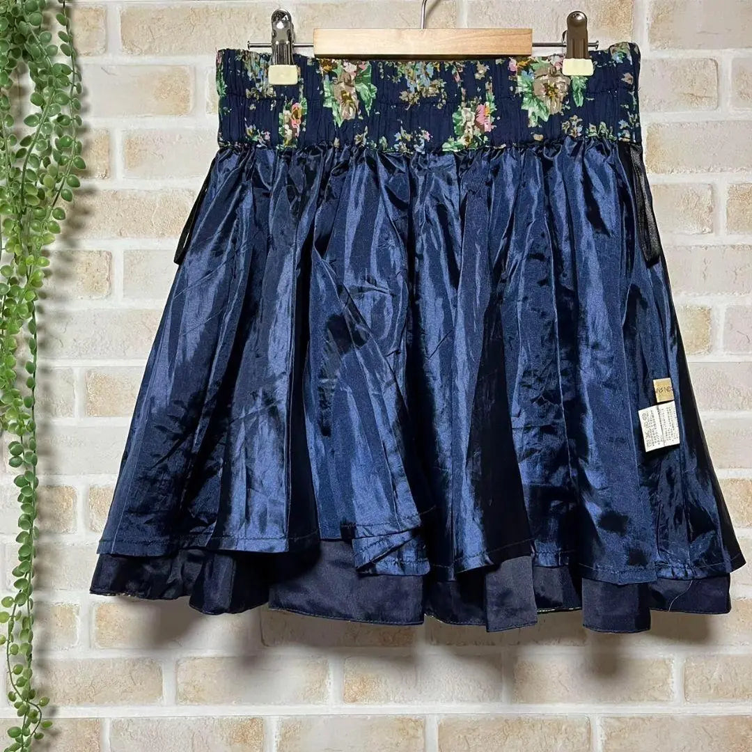 Beautiful condition ◎ Women's floral mini skirt Navy size M