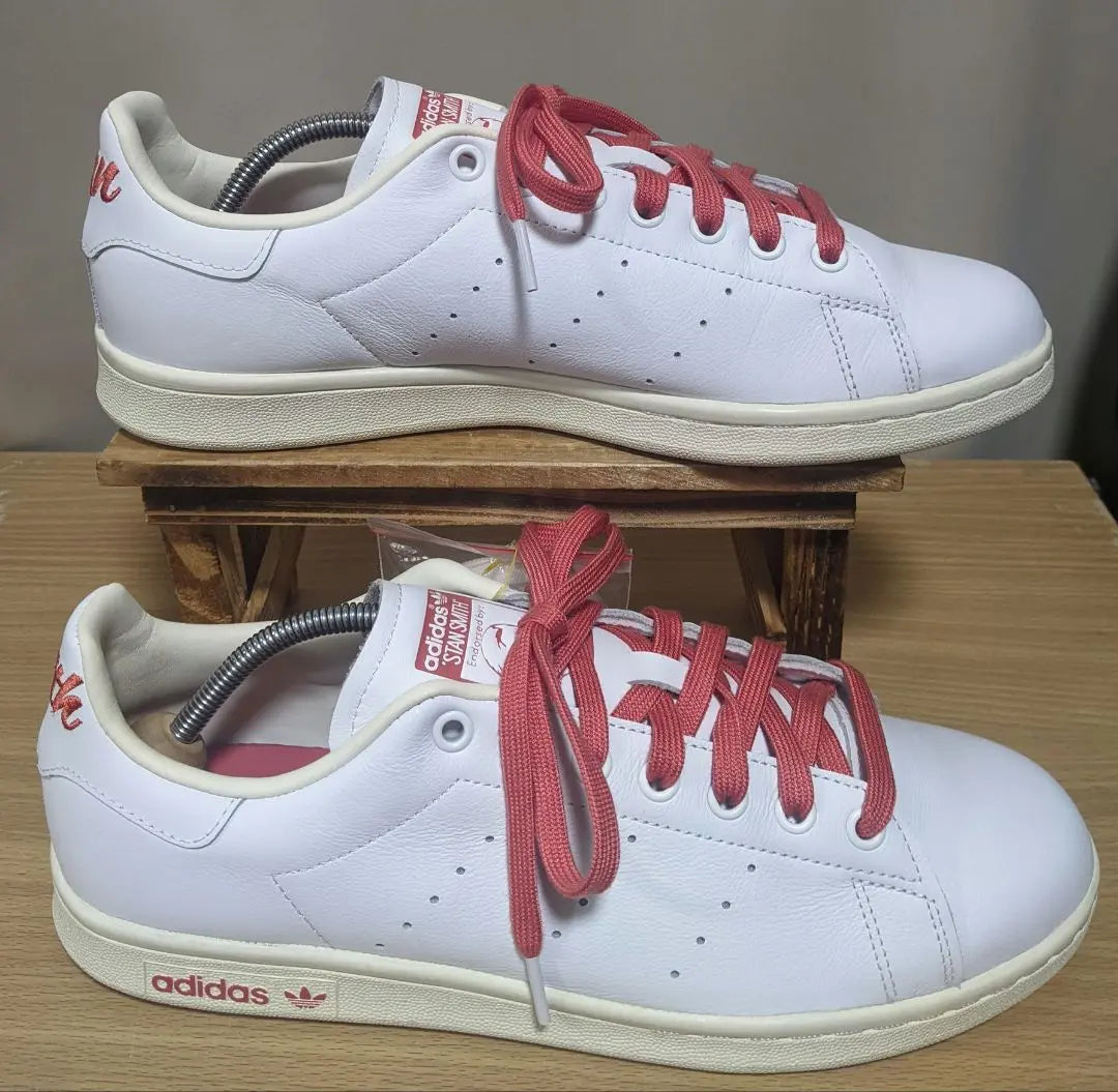 Adidas Stan Smith Blanco/Naranja Talla 27,5cm con cordón intercambiable