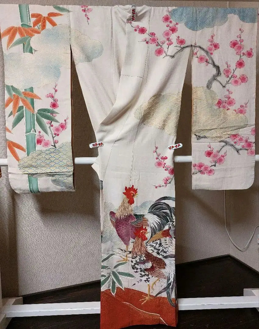 Kimono vintage, raro, furisode, gunchicken