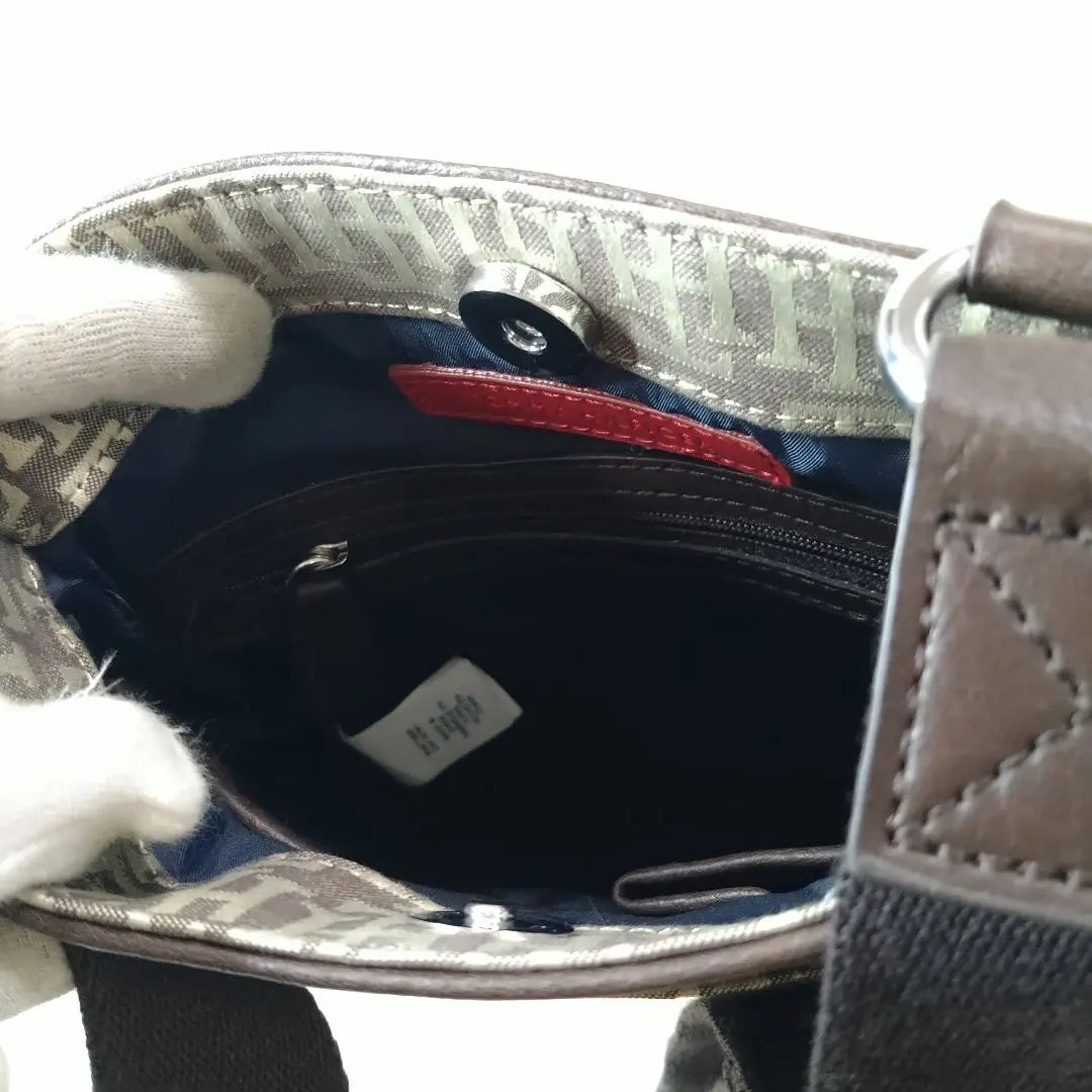 Superb condition [Tommy Hilfiger] Signature Shoulder Bag Pochette