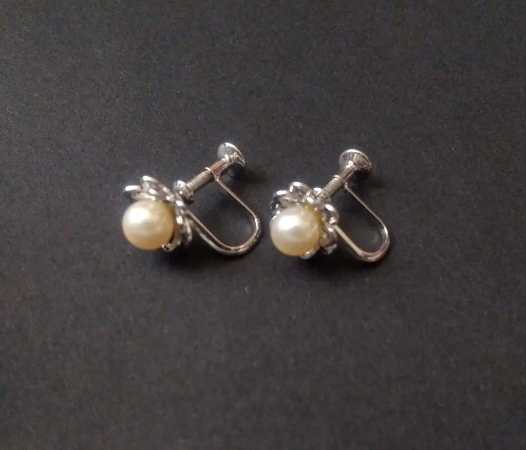 Silver Pearl Earrings Flower Motif