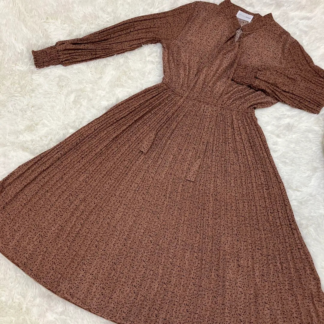 Women's dress with a defect♡Minnew♡Brown, elastic around the waist, long sleeves, ruffles, S | 訳あり　レディースワンピース♡ミニュー♡ブラウン　腰周りゴム入り　長袖　フリルS