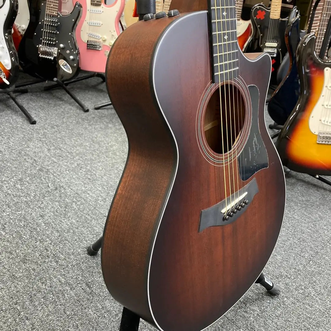 [9775] Taylor 322ce electric acoustic tape with hard case