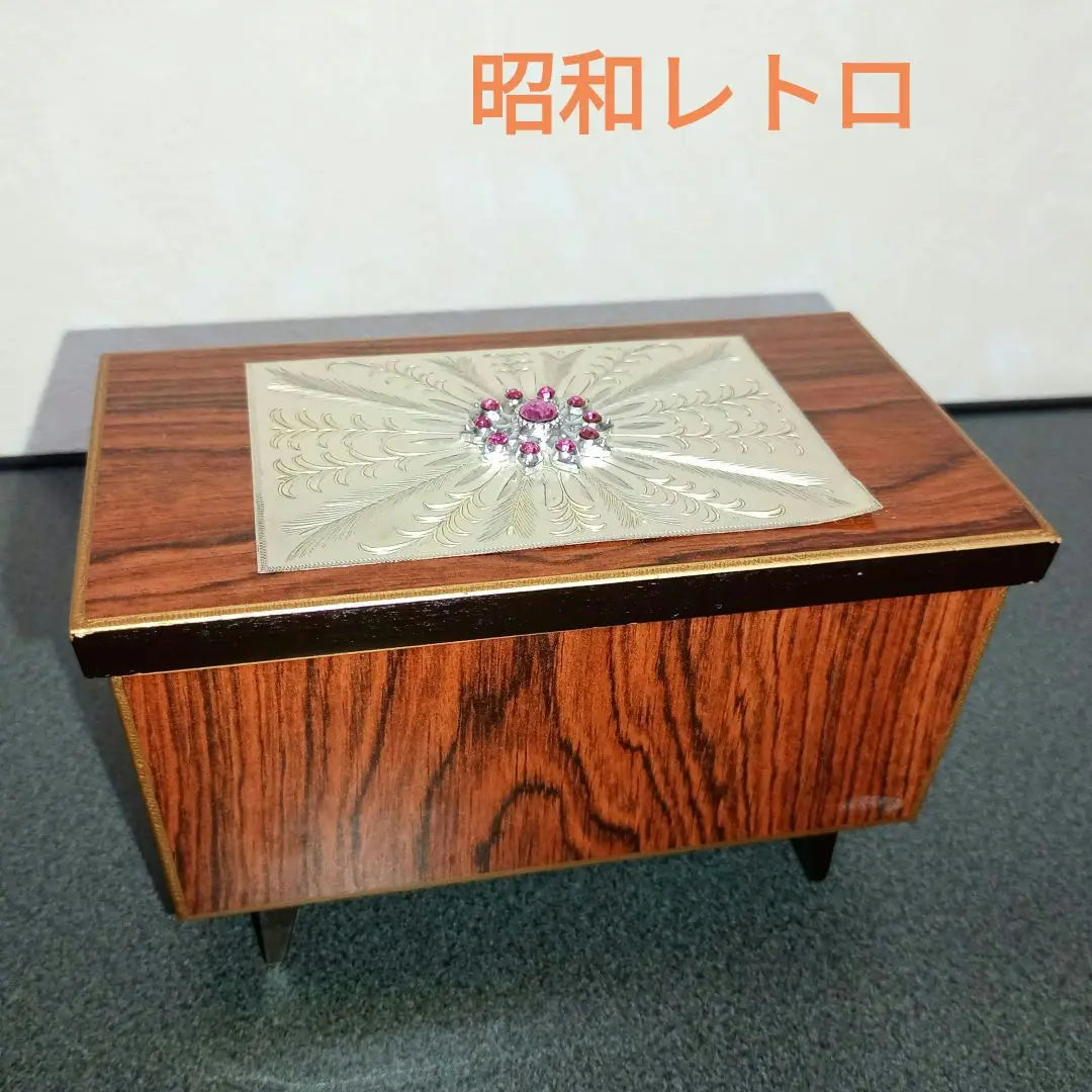 Super rare item ❤️ Showa retro wooden music box, beautiful condition, jewelry box, ornament