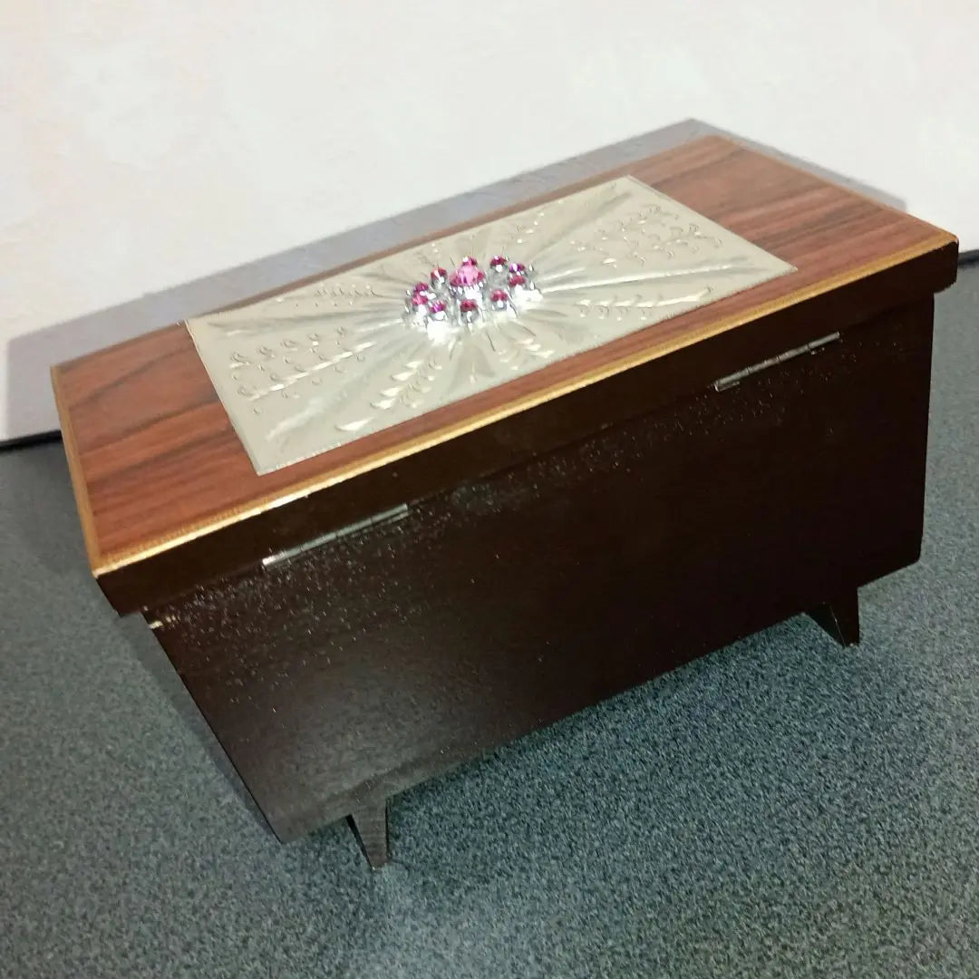 Super rare item ❤️ Showa retro wooden music box, beautiful condition, jewelry box, ornament