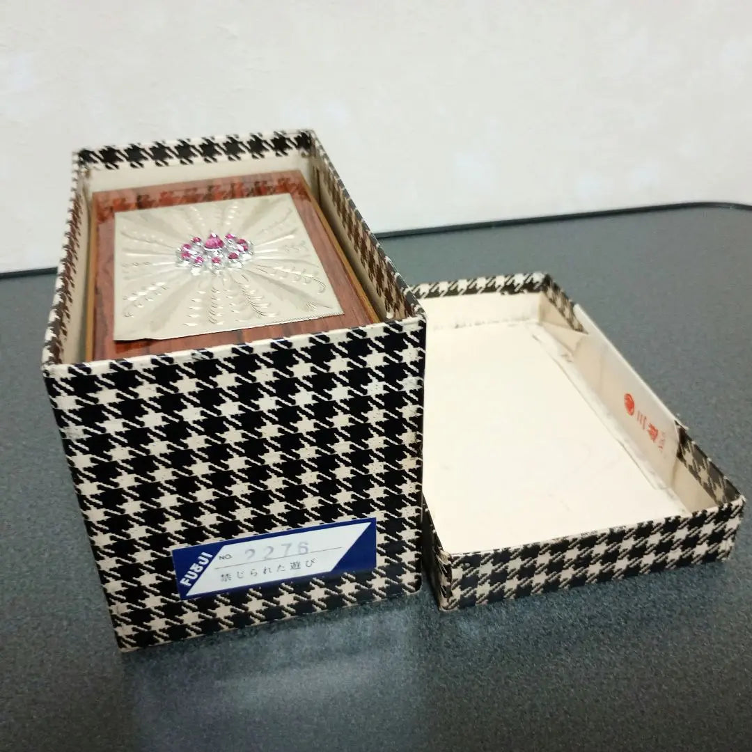 Super rare item ❤️ Showa retro wooden music box, beautiful condition, jewelry box, ornament