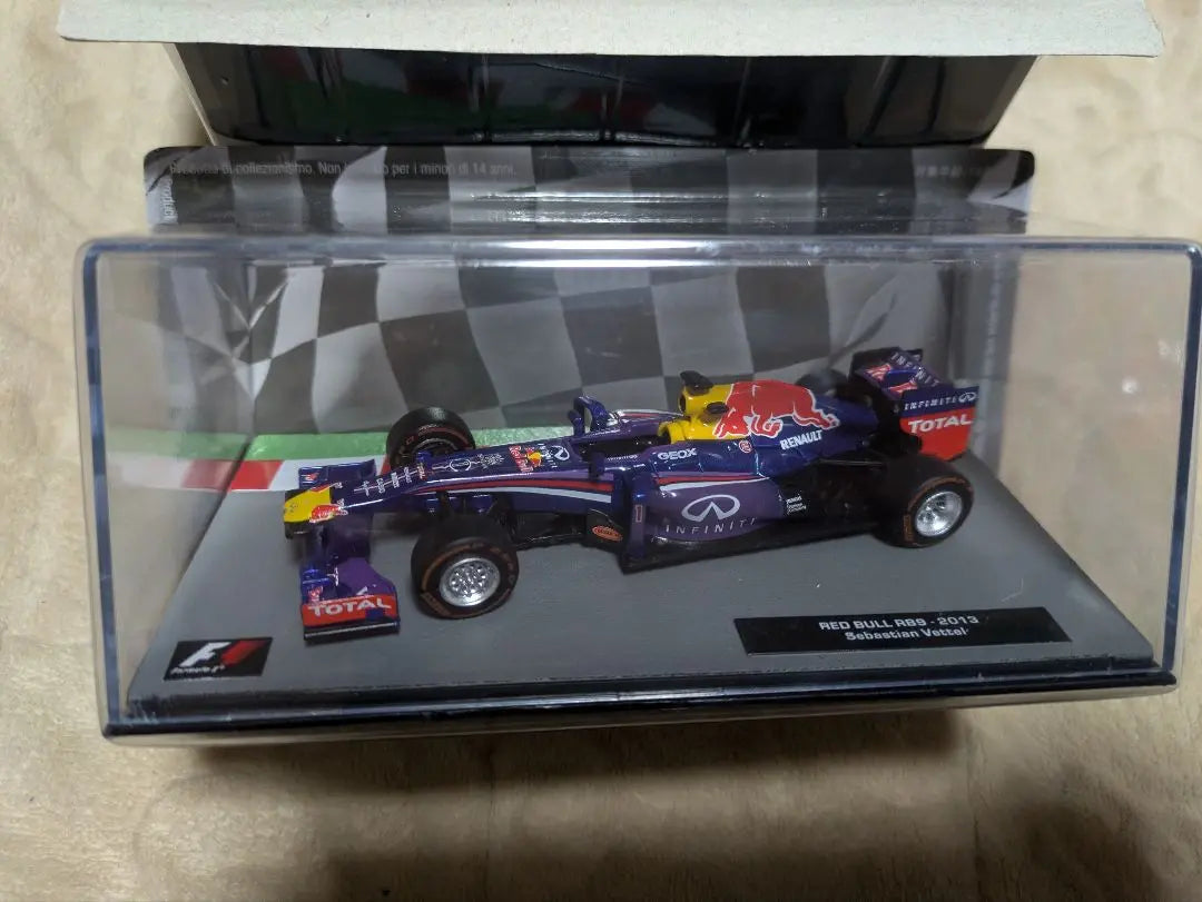 De Agostini Sebastian Vettel 1/43 Red Bull