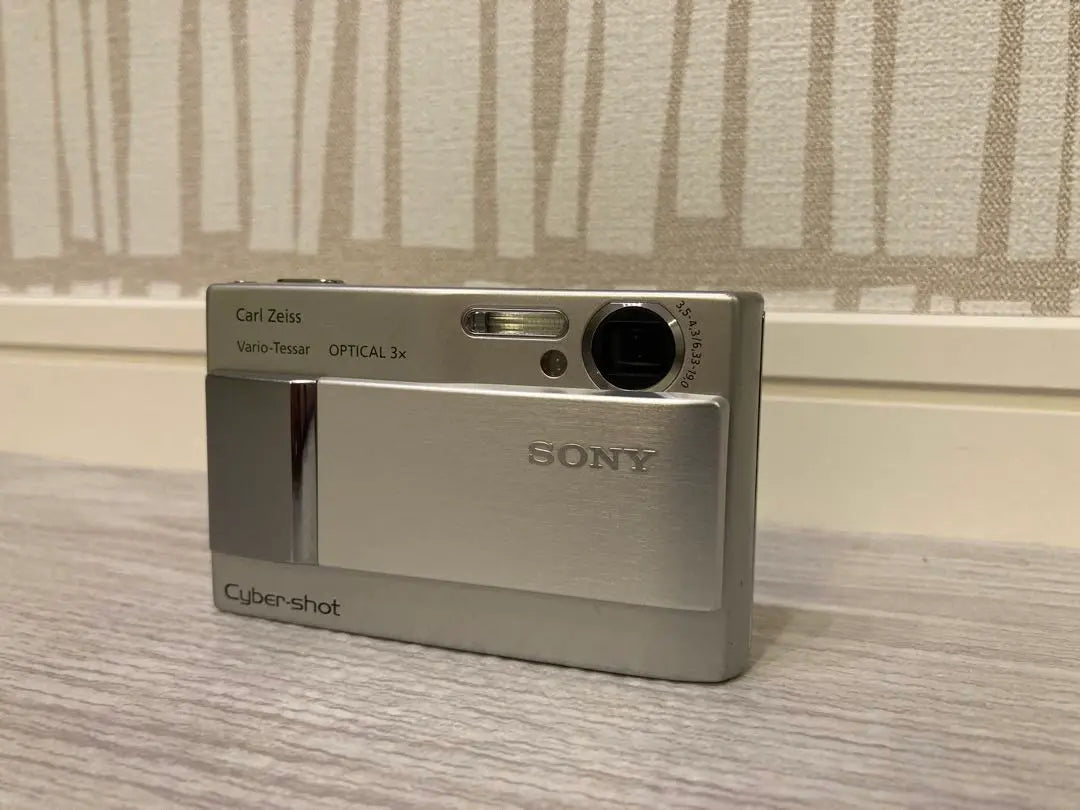 SONY Cyber-shot DSC-T10 Digital Camera