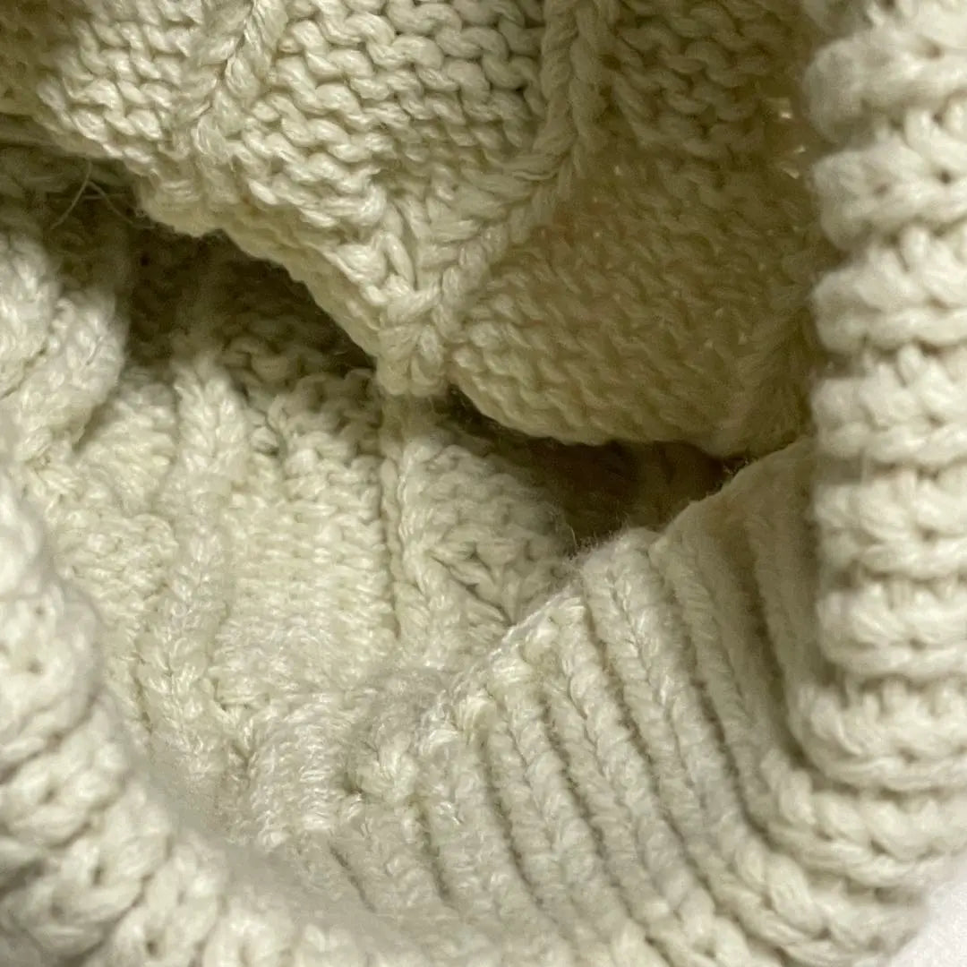 [One point] [Rare] Scalar can badge cable knit knit hat off white