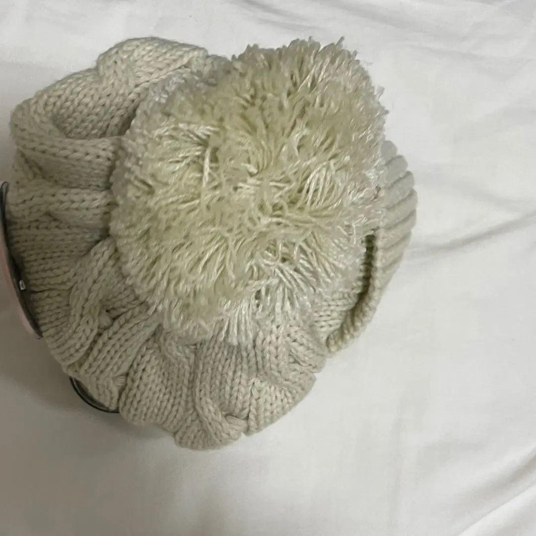 [One point] [Rare] Scalar can badge cable knit knit hat off white