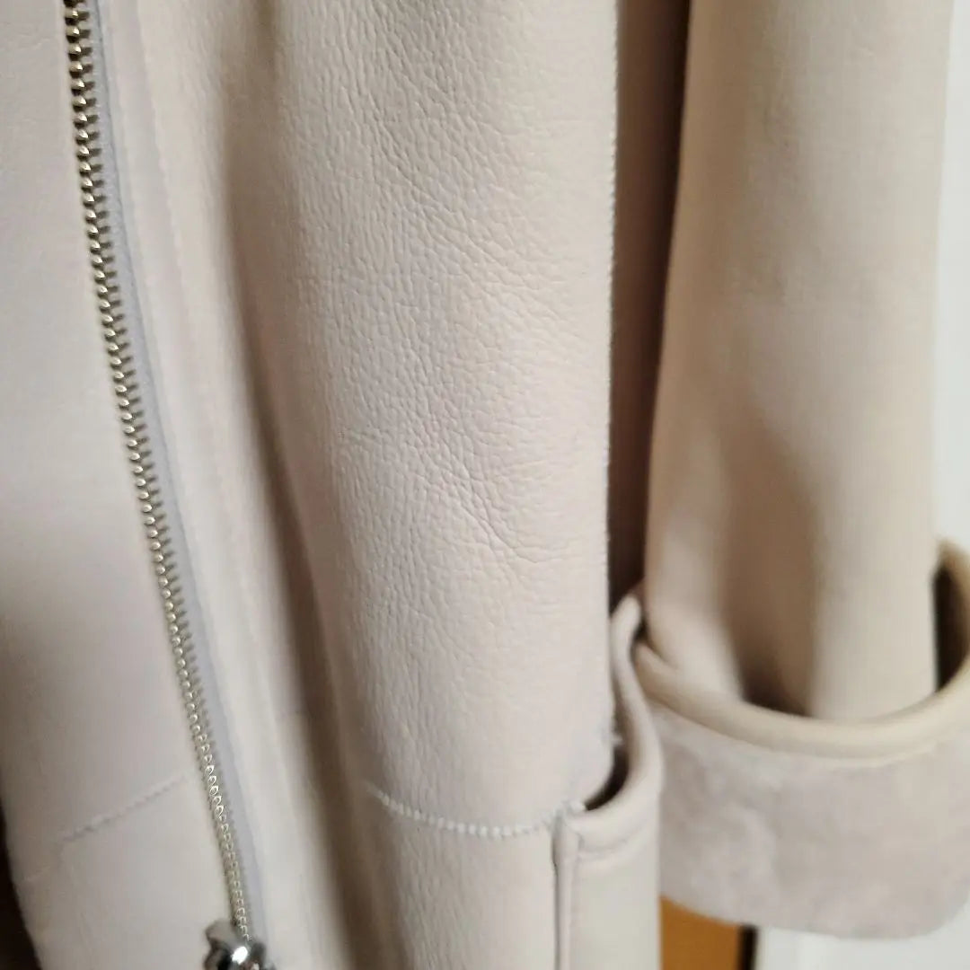 Mouton coat with hood of unused pelerillsso [white] | 未使用ペレリールッソのフード付きムートンコート【ホワイト】