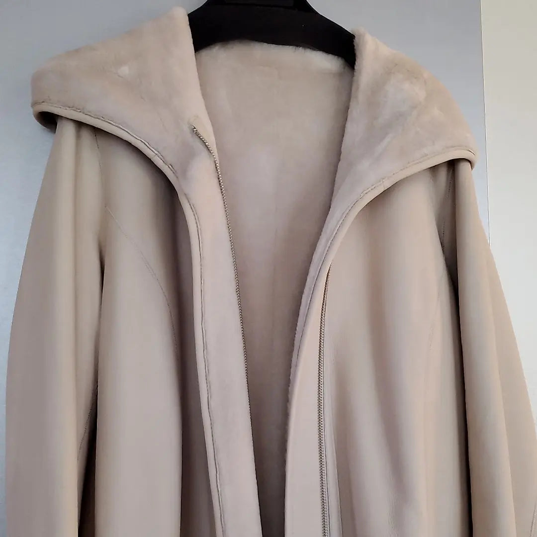 Mouton coat with hood of unused pelerillsso [white] | 未使用ペレリールッソのフード付きムートンコート【ホワイト】