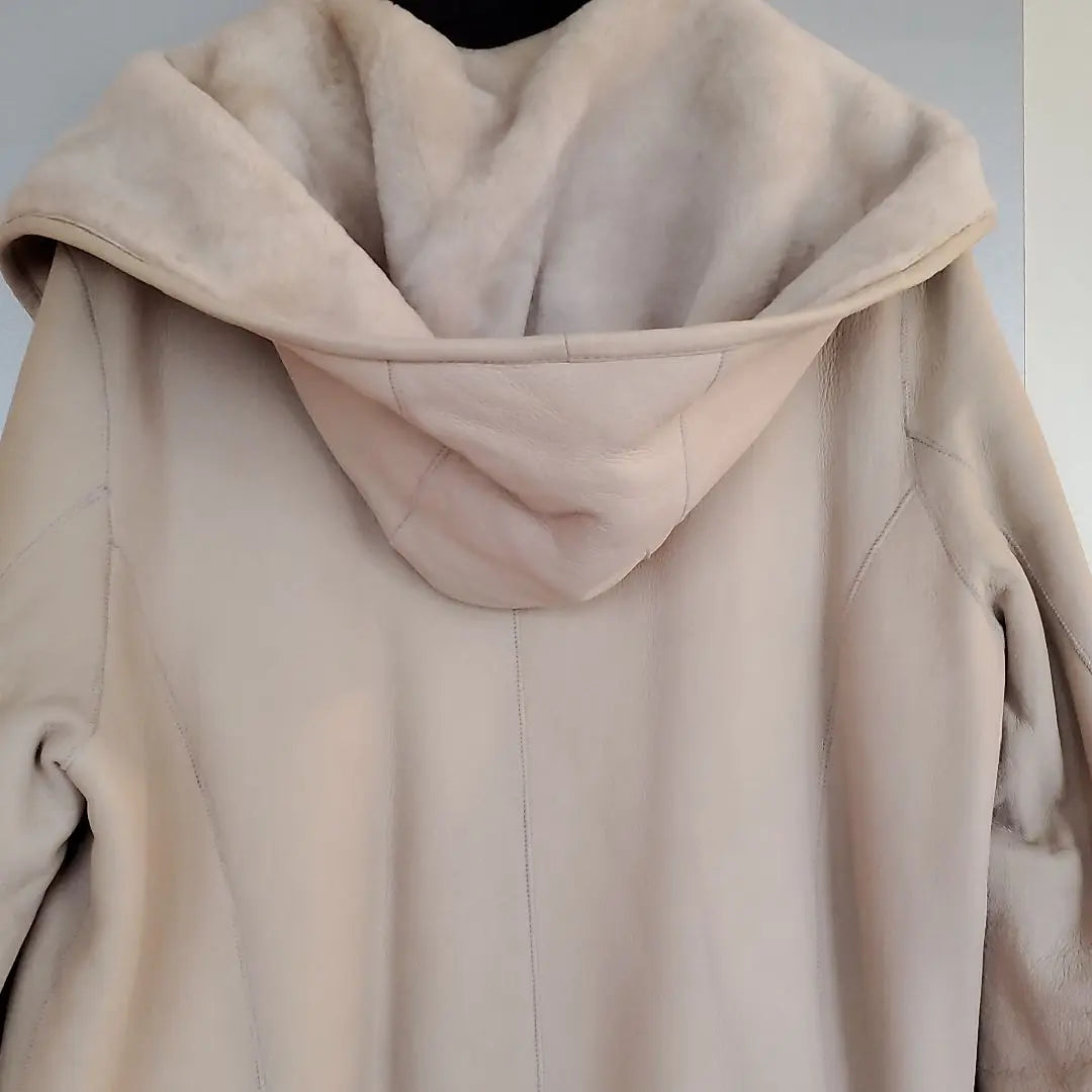 Mouton coat with hood of unused pelerillsso [white] | 未使用ペレリールッソのフード付きムートンコート【ホワイト】