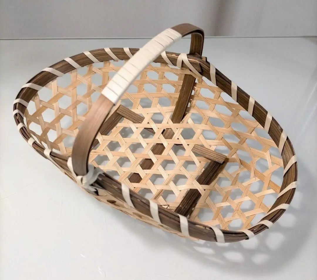 Bamboo craft, handmade bamboo basket, handmade basket, basket, accessory case, interior, traditional crafts