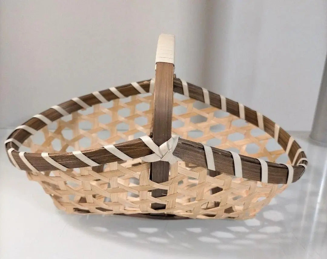 Bamboo craft, handmade bamboo basket, handmade basket, basket, accessory case, interior, traditional crafts