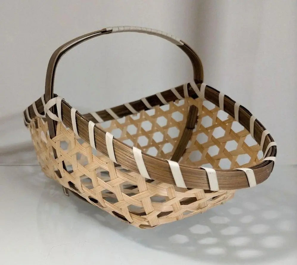 Bamboo craft, handmade bamboo basket, handmade basket, basket, accessory case, interior, traditional crafts