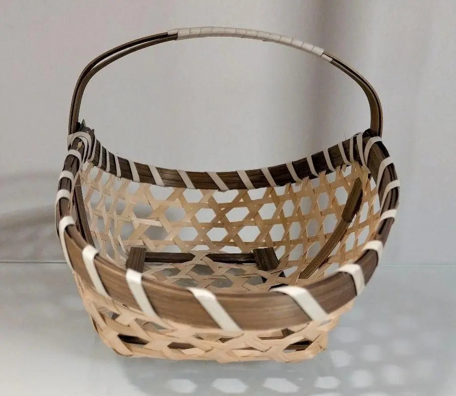 Bamboo craft, handmade bamboo basket, handmade basket, basket, accessory case, interior, traditional crafts