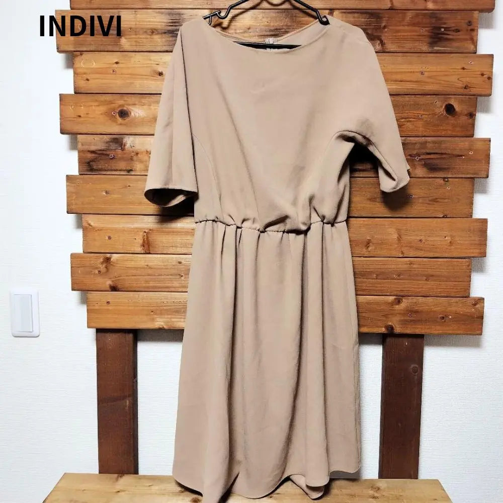 Vestido de mujer indivi manga corta largo beige ★