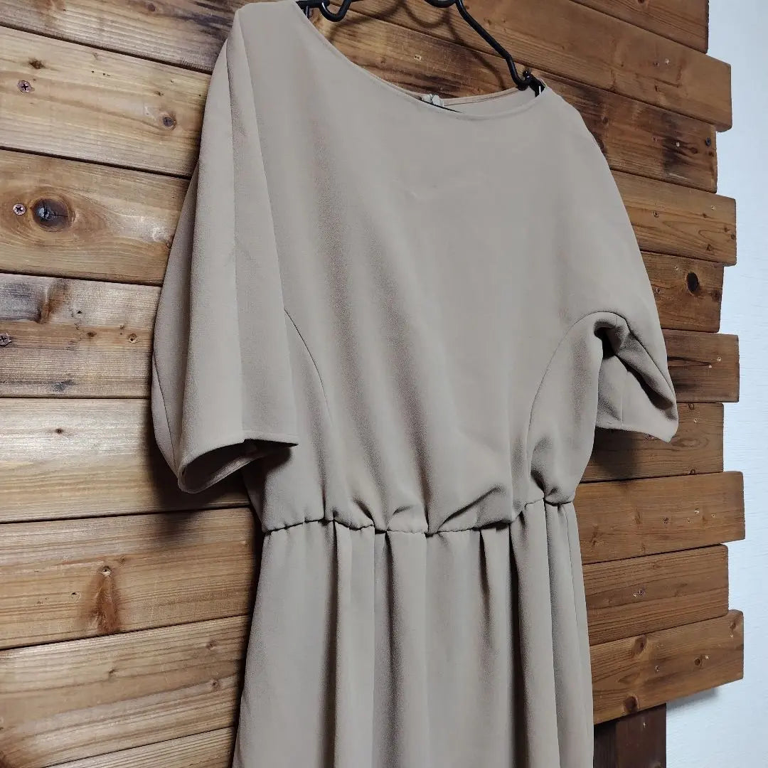 Vestido de mujer indivi manga corta largo beige ★