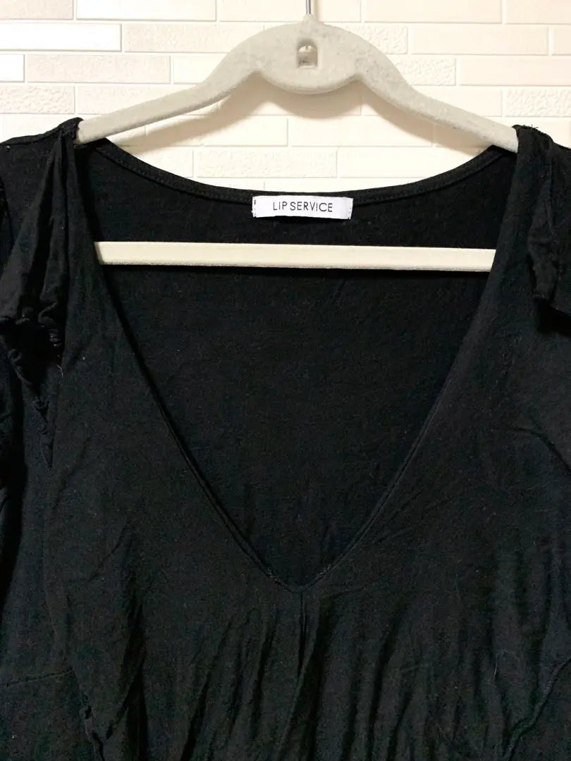 LIP SERVICE [Good condition] Ruffled T-shirt