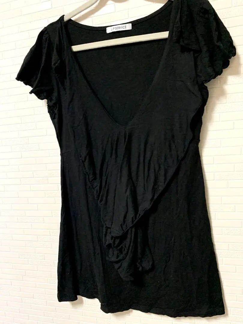 LIP SERVICE [Good condition] Ruffled T-shirt