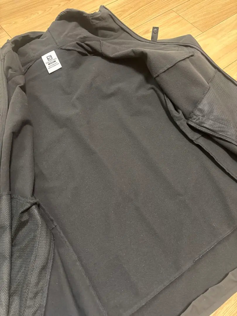 Final price reduction!! ️ [Good condition] Salomon Black Hooded Jacket