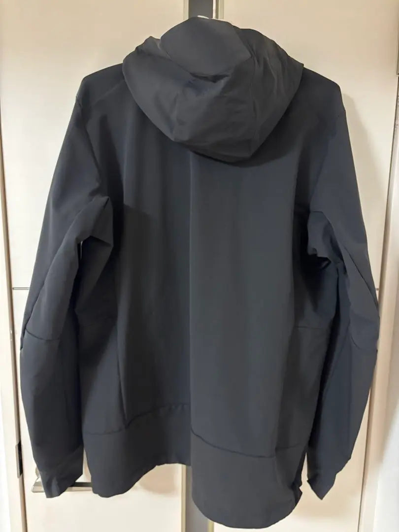 Final price reduction!! ️ [Good condition] Salomon Black Hooded Jacket