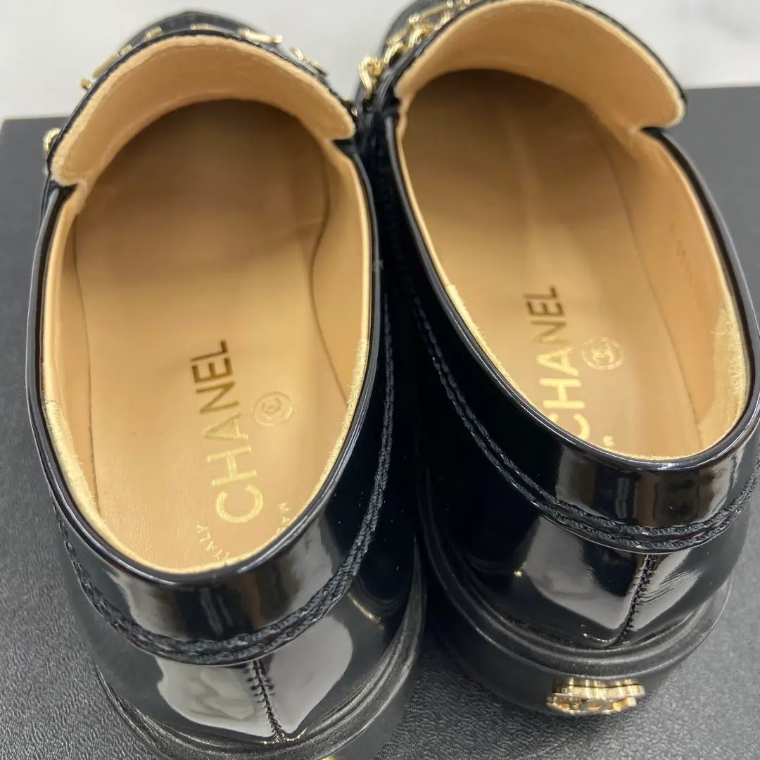 [Evaluación] Mocasín con logo esmaltado Chanel # 36 c 23 cm productos hermosos | 【鑑定済】シャネル エナメル ロゴ ローファー #36 C 23cm 美品