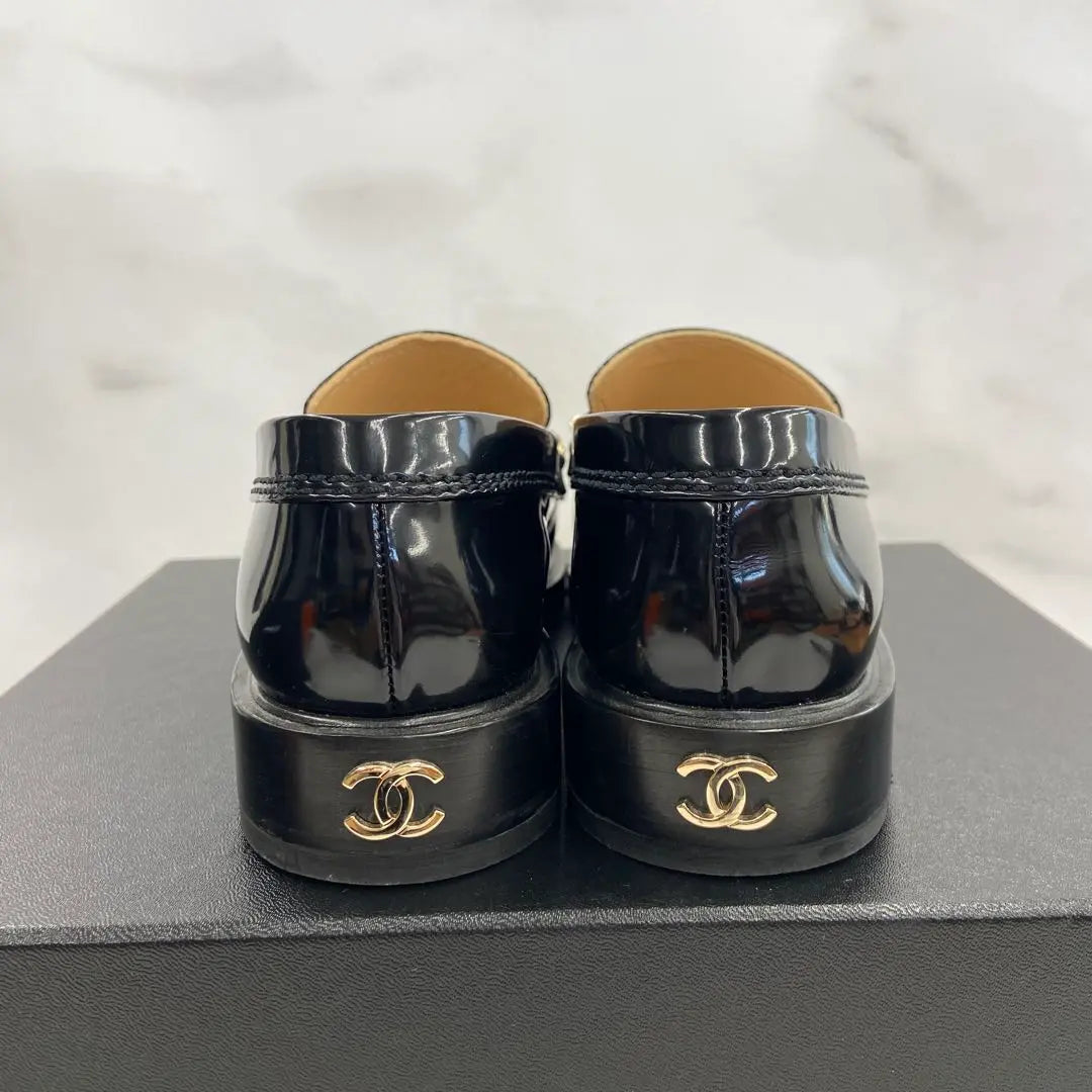 [Appraisal] Chanel Enamel logo loafer #36 c 23cm beautiful goods | 【鑑定済】シャネル エナメル ロゴ ローファー #36 C 23cm 美品