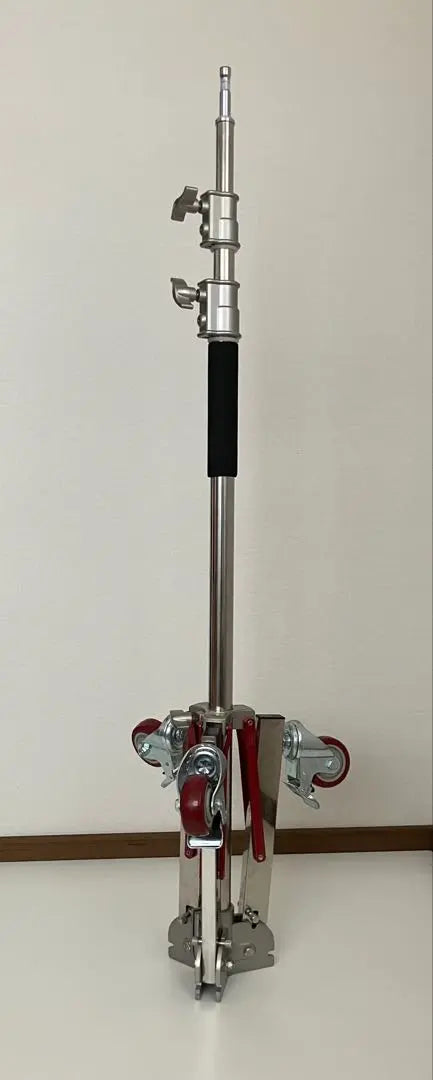 Light stand height adjustable (120cm-305cm) with casters