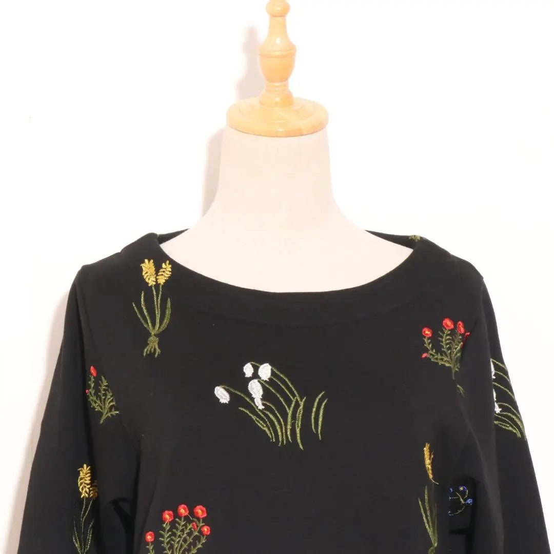 ★ Beautiful goods ★ Graniftops Tops with long -sleeved floral pattern embroidery with both sides pockets | ★美品★ グラニフ トップス　チュニック　長袖　花柄　刺繍　両サイドポケット付き