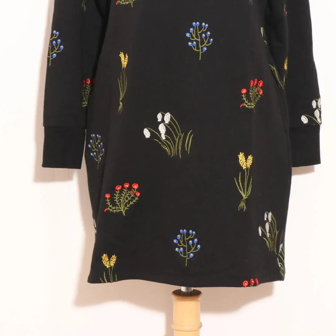 ★ Beautiful goods ★ Graniftops Tops with long -sleeved floral pattern embroidery with both sides pockets | ★美品★ グラニフ トップス　チュニック　長袖　花柄　刺繍　両サイドポケット付き