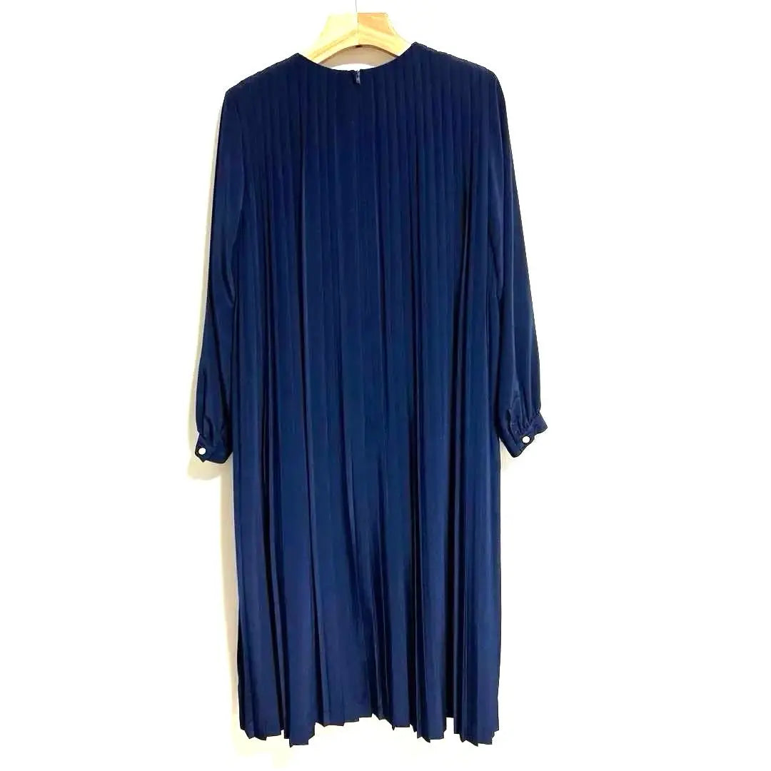 ✨Beautiful condition✨Chalet Blanc Navy Pleated Dress Size [F]